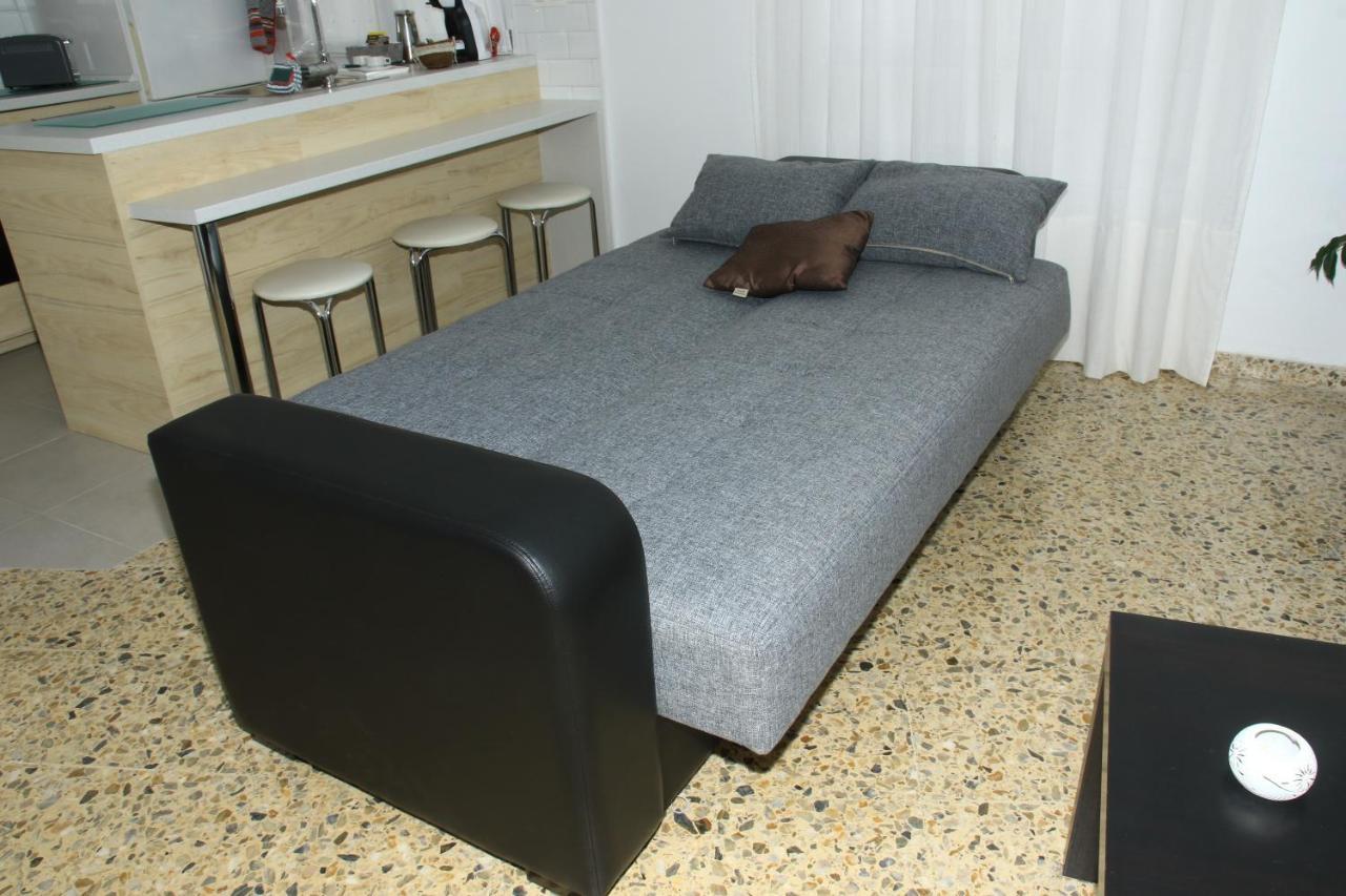 Apartamento R Y C Avilés Exterior foto